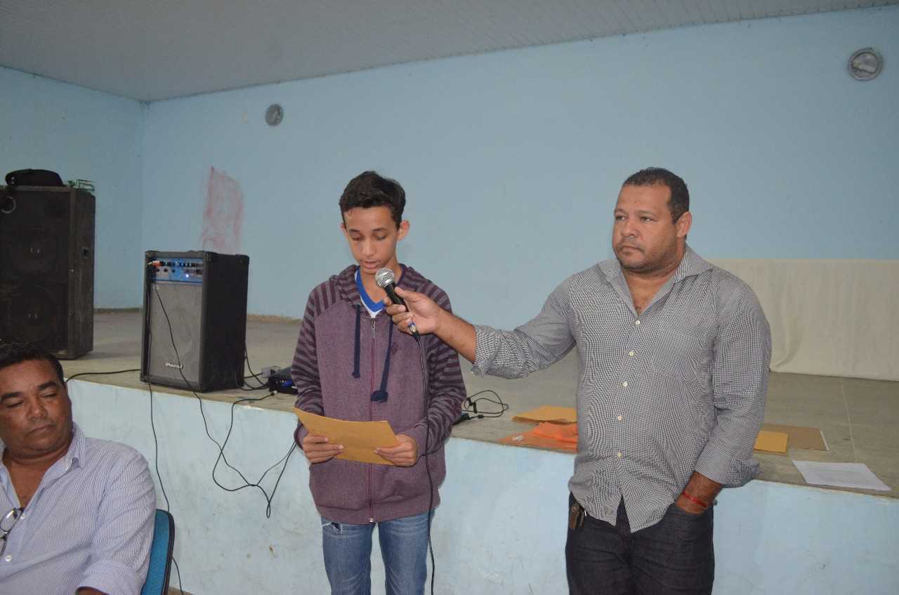 Prefeito Oziel participa de bate papo com alunos do CMC